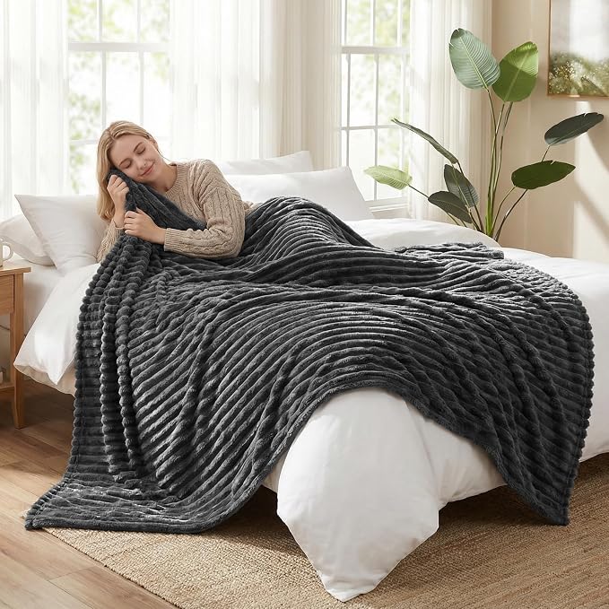 HIMEET Charcoal Grey Throw Blanket for Couch, 300GSM Ribbed, 50 x 60 in | Ultra Soft Flannel, All-Season Lightweight Warmth, Home Room Decor & Dorm Essential, Gift for Men & Women, Machine Washable