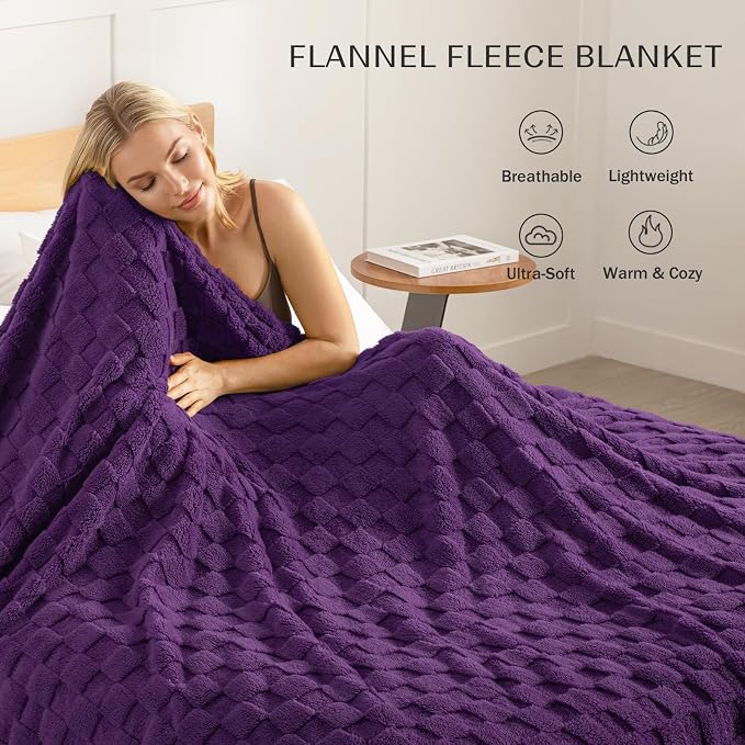 Exclusivo Mezcla 3D Checkered Fleece King Blanket for Bed, Purple | Super Soft and Cozy Fluffy Blanket, Lightweigh and Breathable Blanket for Living Room, Bedroom, Decor, All Season, 104"x90"