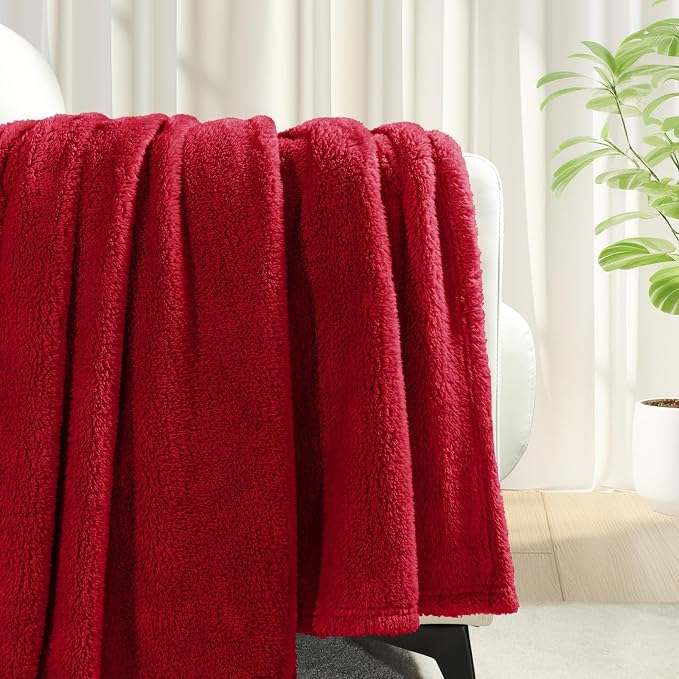 Exclusivo Mezcla Soft Plush Fleece King Size Blankets for Bed Living Room | Lightweight Fuzzy Fluffy Large Blanket for All Seasons, Cozy Velvet for Women Men, Machine Washable, 90"x104", Deep Red
