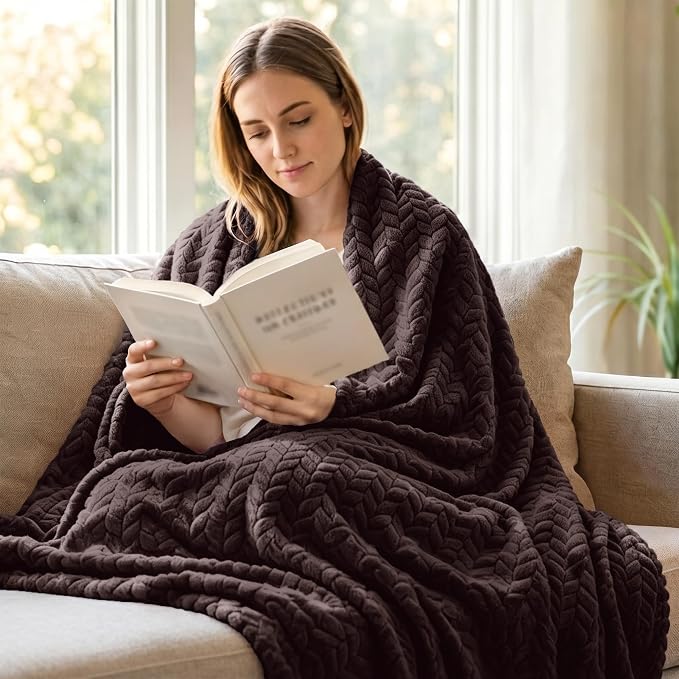 Exclusivo Mezcla Soft Fleece Bed Blanket King Size, 90”x104”, Coffee | Cozy Fluffy Lightweight Blankets for Summer, Decorative Plush Flannel Throws for Living room, Bedroom with Leaves Pattern