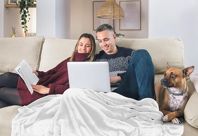 Utopia Bedding Ultra Soft Fleece Bed Blanket King Size White (90x102 Inch) | Microfiber Plush Warm Lightweight Breathable Cozy Blanket Anti-Static, All Season Use, Gift for Women and Men