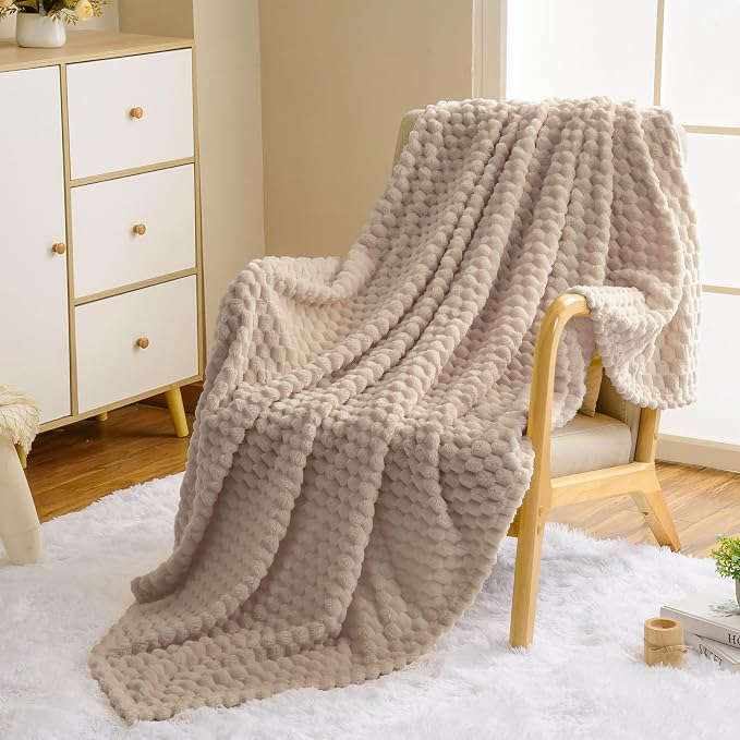 Vessia Flannel Fleece Throw Blanket, 3D Jacquard Camel Fuzzy and Warm Blanket for Couch,Sofa,Bed,Chair, 300GSM Soft Touch Cozy Brown Throw for All-Season Home Decor(50x40inch)