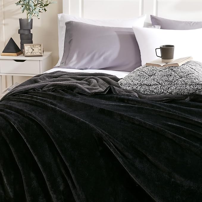 Hansleep Throw XL Black Fleece Blanket, Soft Flannel Bed Blanket | Fuzzy Cozy Blanket 50x70 Inches, Multi-use for Bed, Sofa, Couch, Travel, Camping, All Season Warm Lightweight Cover