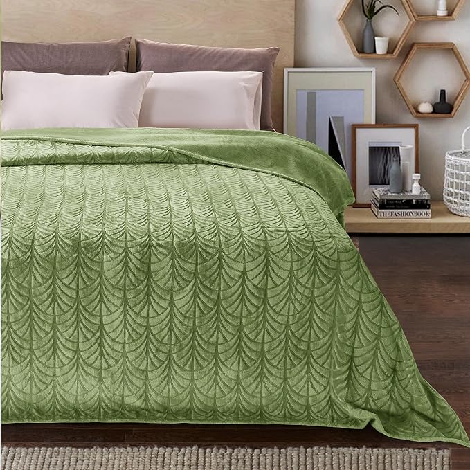 Whale Flotilla Flannel Fleece Fall Bed Blanket Twin XL Size, Olive Green | Lightweight Breathable Soft Bedspread, Plush Fluffy Coverlet Chevron Design Decorative Blanket for Home Life, 90x66 Inch