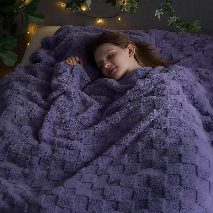 NEWCOSPLAY 3D Checkered Flannel King Blanket, Lavender Checkered, 90"x110" | Super Soft Cute Lightweight Decorative Premium Silky Fleece Blanket for Couch Sofa Bed, Gift for Women Men, All Season Use