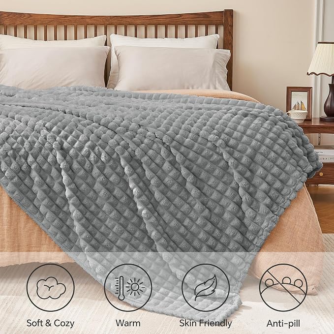 BEDELITE 3D Checked Grey Fleece Throw Blanket for Couch, 50x70 Inch | Soft Warm Fuzzy Fluffy Blanket for Bed Sofa, Lightweight Plush Cozy Blankets for Home Room Decor, Gift for Women, All Season