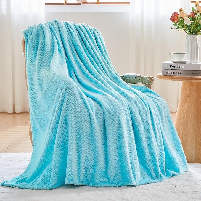 NEWCOSPLAY Fleece Leaves Pattern King Blanket, Turquoise, 90"x110" | Super Soft Throw Blanket, Lightweight Cozy Bed Sofa Blanket, Premium Silky Flannel Fleece, Travel Blanket for All Season Use