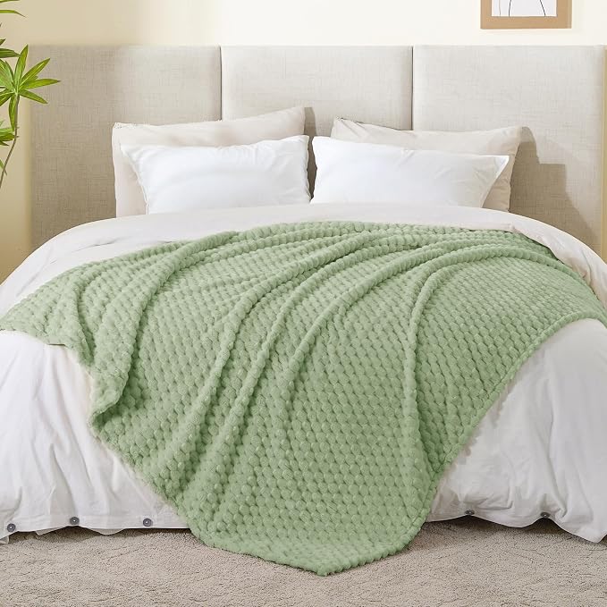 BEDELITE Sage Green Twin Blanket for Couch, Soft Cozy Gift for Women, 60*80 | 3D Jacquard Decorative Fleece Blanket, Super Soft Plush Throws, Cute Birthday Gift for Women & Men, Suitable for All Seasons