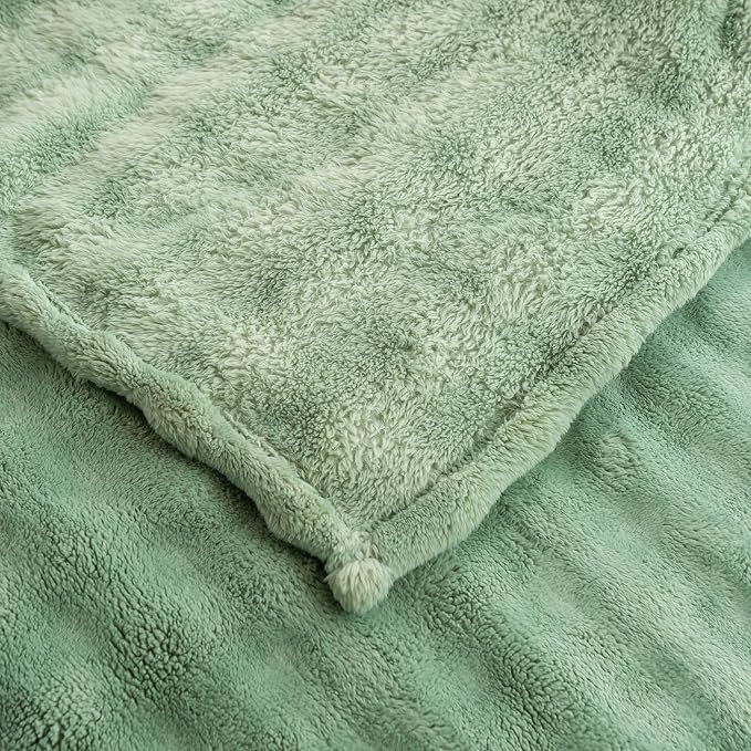 YUSOKI 3D Fleece Bubble Twin Size Blanket, Sage Green, 60"x80" | Ultra Soft, Non-Shedding, Lightweight for All Season Use, stays fluffy after repeated washes, Perfect Gifts, Machine Washable