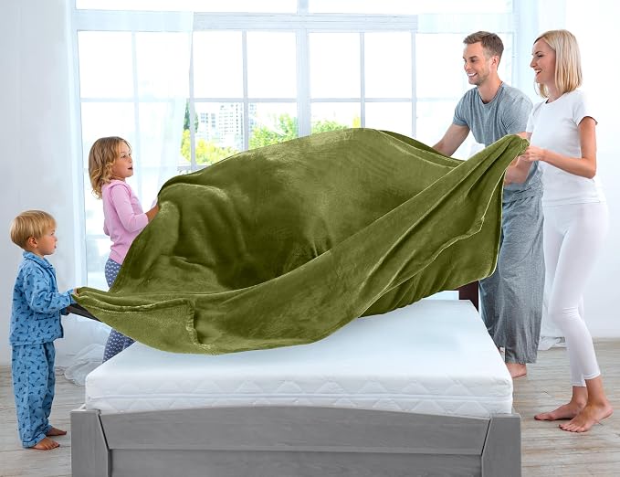 Utopia Bedding Fleece Blanket King Size Olive 300GSM Luxury Fuzzy Soft Anti-Static Microfiber Bed Blanket (90x102 Inch)