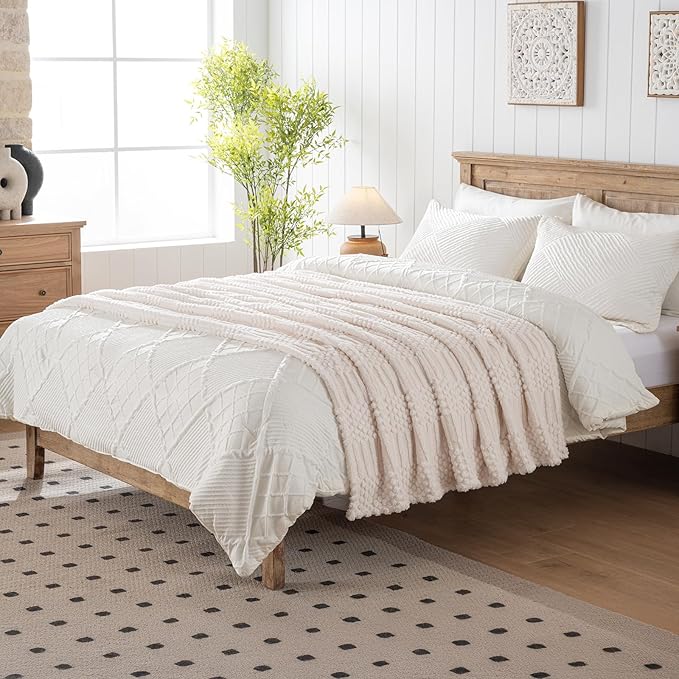 Beige Throw Blanket - Soft & Fluffy Fleece, Cute & Aesthetic, Perfect for Sofa, Couch, Chair, Bed, Living Room & Bedroom, All-Season Use, Plush & Cozy Decorative Blanket 50x60