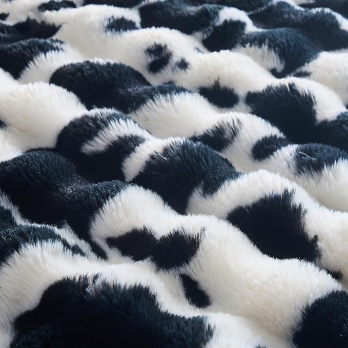 Faux Fur Bed Blankets Queen Size, 750 GSM Double Sided Plush Furry Blanket for Couch Sofa Bed Bedroom Living Room Hotel, Super Soft Warm and Cozy Cow Print Blankets, Black White, 80''x90''