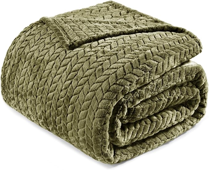Exclusivo Mezcla Soft Fleece Bed Blanket Twin Size, 90”x66”, Olive Green | Cozy Fluffy Lightweight Blankets for Summer, Decorative Plush Flannel Throws for Living room, Bedroom with Leaves Pattern