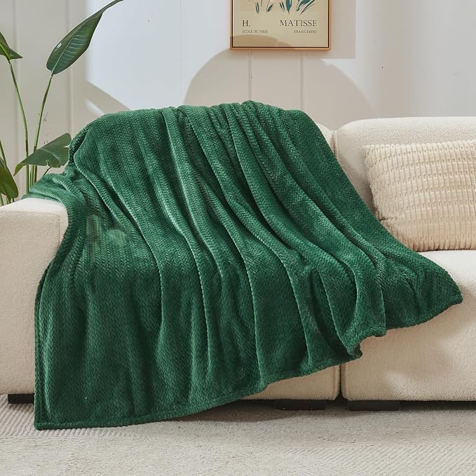 NEWCOSPLAY Fleece Leaves Pattern King Blanket, Dark Green, 90"x110" | Super Soft Throw Blanket, Lightweight Cozy Bed Sofa Blanket, Premium Silky Flannel Fleece, Travel Blanket for All Season Use