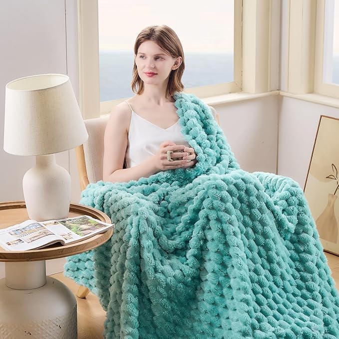 NEWCOSPLAY Fleece Clouds Cozy King Blanket for Couch, Sage Green, 90"x110" | Premium Silky Flannel Blanket, Soft Lightweight Fluffy Throw Blanket for Bed Sofa Decor, Gift for All Season Use