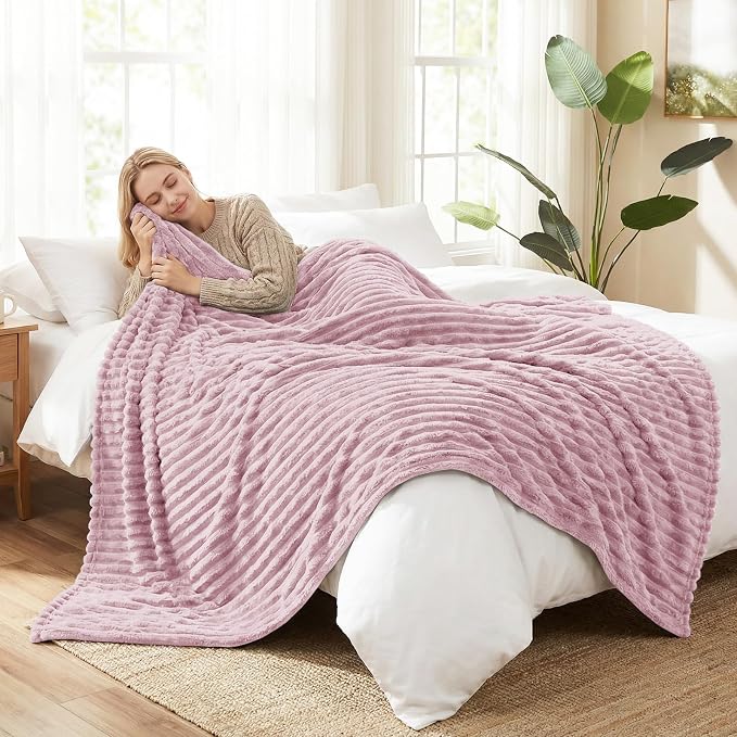 HIMEET Dusty Pink Twin Blanket for Bed, 300GSM Ribbed Fleece, 60 x 80 in | Ultra Soft Flannel, All-Season Lightweight Warmth, Bed Layering Pick & Dorm Essential, Gift for Men & Women, Machine Washable