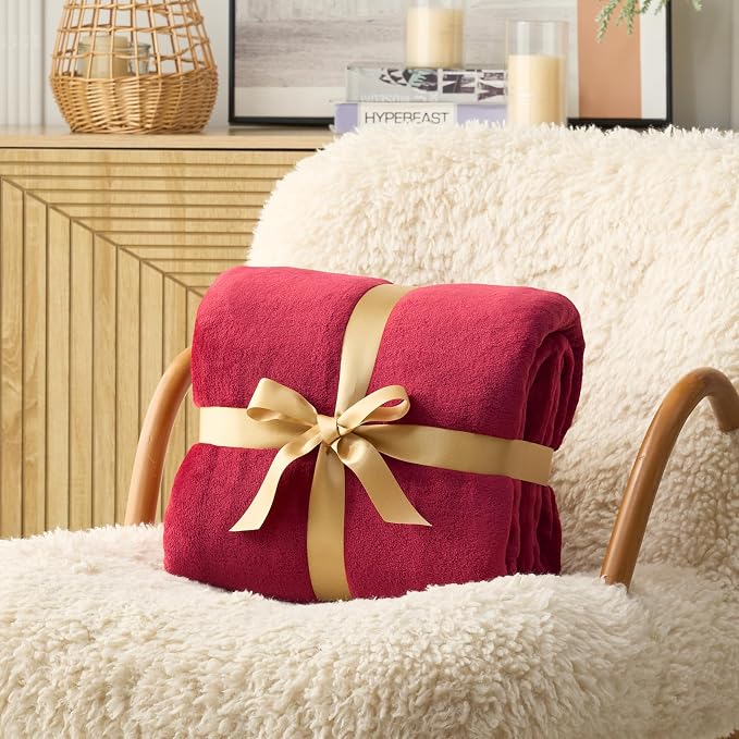 Hansleep Throw XL Red Fleece Blanket, Soft Flannel Bed Blanket | Fuzzy Cozy Blanket 50x70 Inches, Multi-use for Bed, Sofa, Couch, Travel, Camping, All Season Warm Lightweight Cover