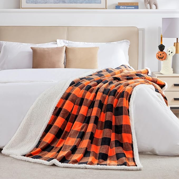 Halloween Blanket Twin Size 60" X 70"，Fall Autumn Harvest Sherpa Fuzzy Fluffy Soft Cozy Blankets, Fleece Flannel Plush Microfiber Throw for Couch Bed Sofa, Halloween Decor (Orange)