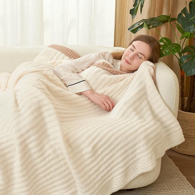 Snuggle Sac Buttery Soft Throw Blanket for Couch, Winter Fluffy Cozy Soft Throws Dupes for All Season, Reversible Warm Microfiber Fuzzy Blankets for Couch, Sofa, Bed, Travel, Cream, 50x60 inches