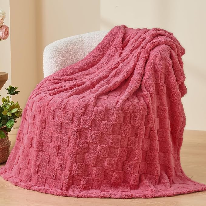 NEWCOSPLAY 3D Checkered Flannel Throw Blanket, Coral Pink, 50"x70" | Super Soft Cute Lightweight Decorative Premium Silky Fleece Blanket for Couch Sofa Bed, Gift for Women Men, All Season Use