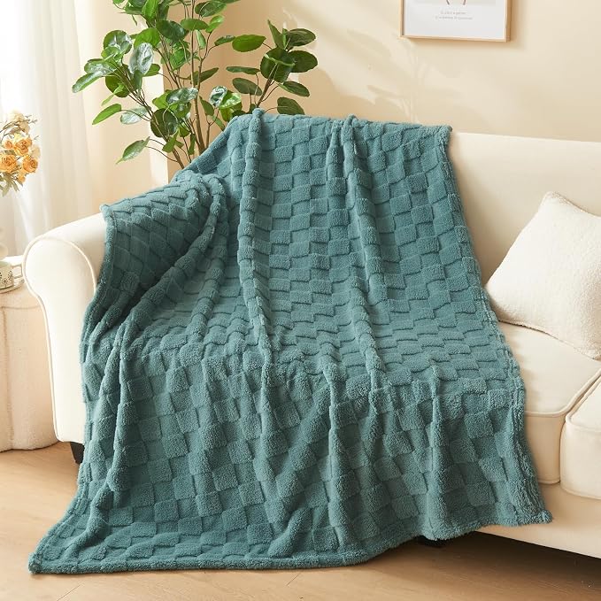 NEWCOSPLAY 3D Checkered Flannel Queen Blanket, Light Teal, 90"x90" | Super Soft Cute Lightweight Decorative Premium Silky Fleece Blanket for Couch Sofa Bed, Gift for Women Men, All Season Use