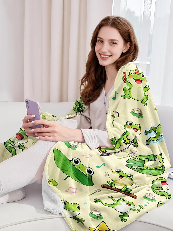 Frog Blanket Gifts for Frog Lovers Soft Flannel Frogs Throw Blanket Bedding Decor 50"x40"