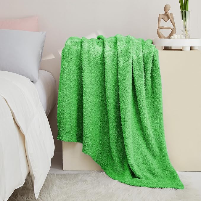 Super Soft Green Throw Blanket - Lightweight Plush Fuzzy Fluffy Warm Cozy Blankets and Throws for Sofa Bed All Season Use, 50x60 inches