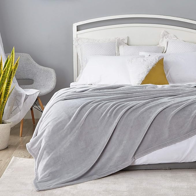 Hansleep King Light Grey Fleece Blanket, Soft Flannel Bed Blanket | Fuzzy Cozy Blanket 90x108 Inches, Multi-use for Bed, Sofa, Couch, Travel, Camping, All Season Warm Lightweight Cover