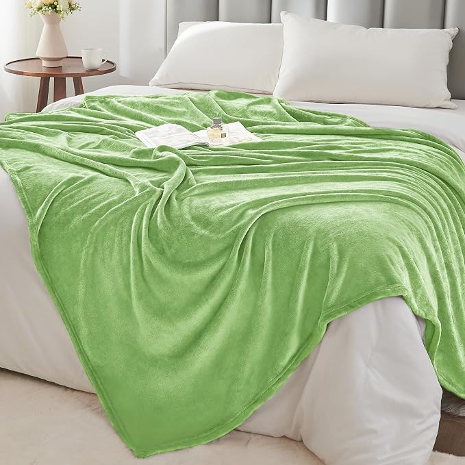 BEDELITE Fleece Blanket Soft Plush King Bed Blanket Grass Green 108"x90" | Ultra Soft Fleece, Plush Microfiber, Lightweight Warmth, All Season Comfort, Fade Resistant, Machine Washable