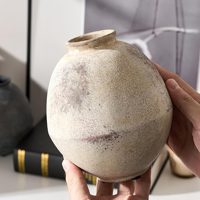 PORCER Ceramic Flower Vase, 6.22 Inch Rustic Farmhouse Vase Home Decor, Handcrafted Vintage Pottery Vase, Small Terracotta Vases for Living Room, Table, Shelf, Fireplace-Natural Brown