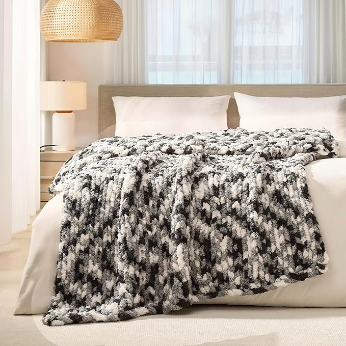 L'AGRATY Chunky Knit Throw Blanket for Couch, 60 x 80 Inches, Black White | Handmade Chenille Crochet Blanket for Sofa Bed, Thick Cable Knitted Blankets for Room Home Decor, Birthday Gift for Women Mom