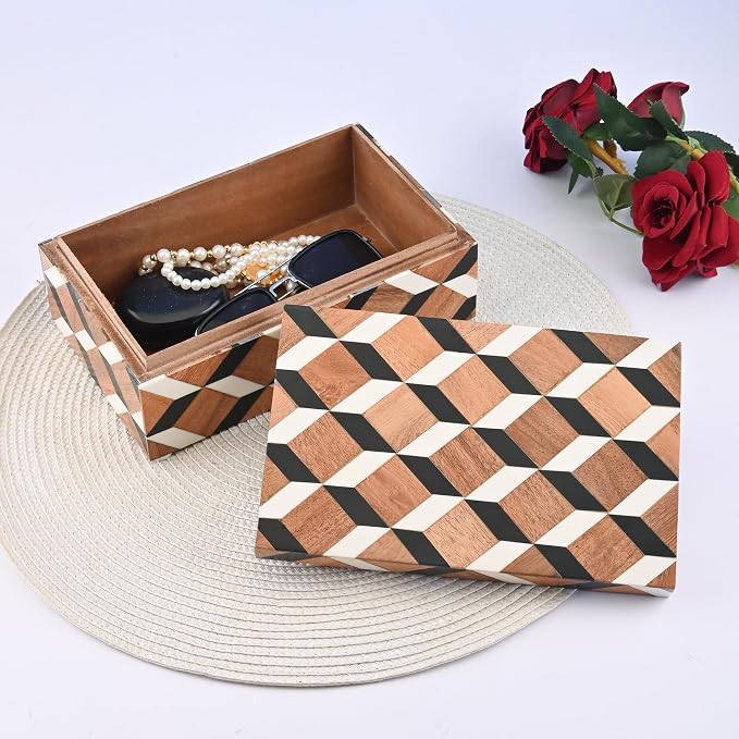 Perilla Home Decorative Wooden Storage Box – Small Organizer for Jewelry, Crafts, Cards & Keepsakes – Clover Design MDF & Resin (Bianco) – Dark Brown & Off White – Gift for Men & Women