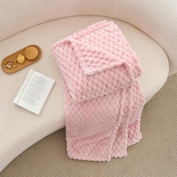 BEDELITE Pink Twin Blanket for Couch, Soft Cozy Gifts for Women, 60 * 80 | 3D Jacquard Decorative Fleece Blanket, Super Soft Plush Throws, Cute Birthday Gift for Women & Men, Suitable for All Seasons