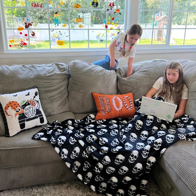 Halloween Fleece Throw Blanket, White Skulls on Black background,50x70 in | Ultra-soft cozy flannel fleece,for sofa bed couch chair & dorms, spooky Halloween décor,durable and machine washable.