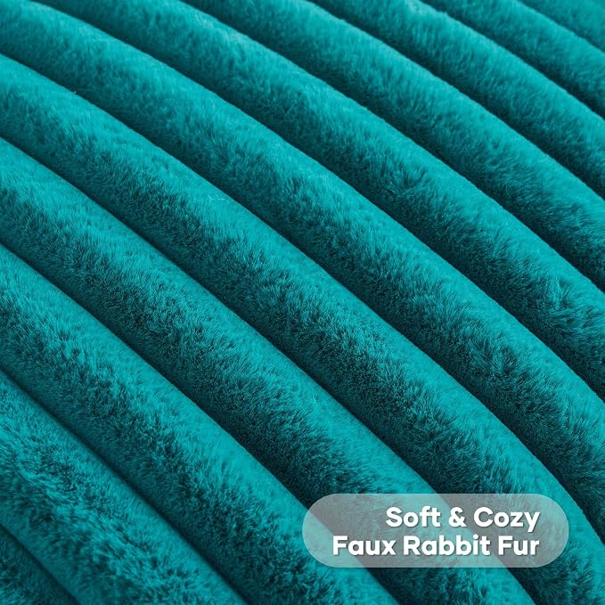 FUTEI Pack of 2 Faux Fur Throw Pillow Covers 20x20 Inch, Teal | Fluffy Faux Rabbit Fur Front/Premium Velvet Back,Hidden Zipper,Machine Washable,Non-Shedding,Colorfast,Insert Not Included.