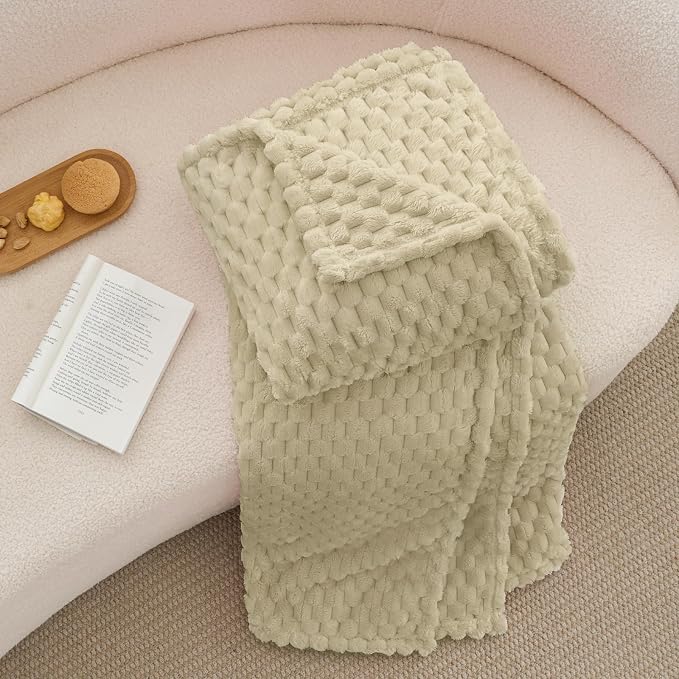 BEDELITE Almond Throw Blanket for Couch, Soft Cozy Gifts for Women, 50 * 60 | 3D Jacquard Decorative Fleece Blanket, Super Soft Plush Throws, Cute Birthday Gift for Women & Men, Suitable for All Seasons