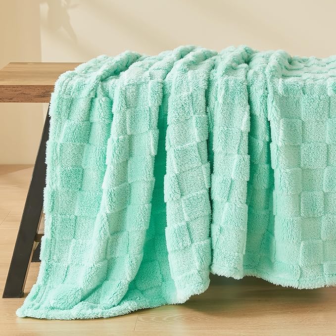 NEWCOSPLAY 3D Checkered Flannel Throw Blanket, Aqua Checkered, 50"x70" | Super Soft Cute Lightweight Decorative Premium Silky Fleece Blanket for Couch Sofa Bed, Gift for Women Men, All Season Use