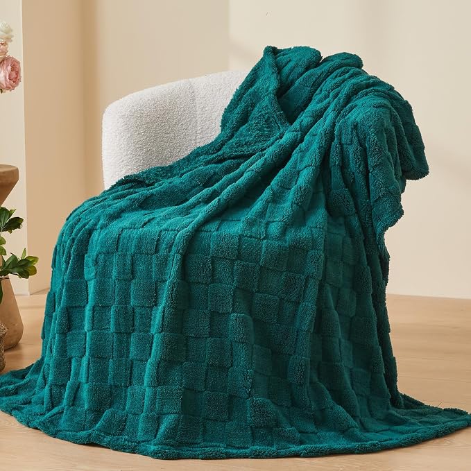 NEWCOSPLAY 3D Checkered Flannel King Blanket, Dark Teal, 90"x110" | Super Soft Cute Lightweight Decorative Premium Silky Fleece Blanket for Couch Sofa Bed, Gift for Women Men, All Season Use