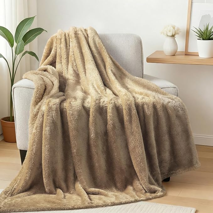 Exclusivo Mezcla Fuzzy Large Fleece Throw Blanket for Couch, Brown | 50x70 Inches, Super Soft and Cozy Throw, Plush Fluffy Blanket for Sofa, Bed, Bedroom, Home Decor, All Season