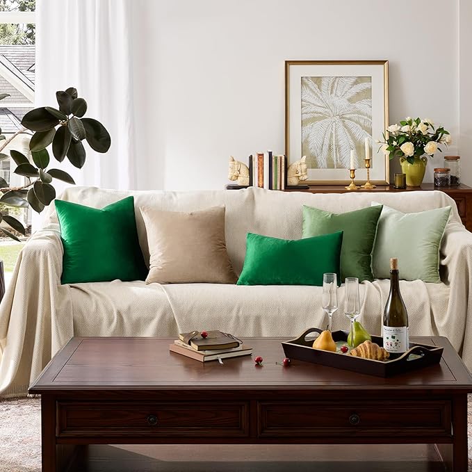 GIGIZAZA Green Velvet Pillow Covers 20x20 Decorative Pillows Pack of 2 | Throw Pillows for Couch Sofa,280gsm Soft Textured Fabric,Modern Square Pillowcases,Luxury Cushion Covers