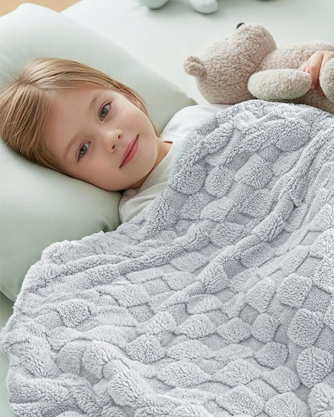 Utopia Bedding Plush Checkered Fleece Blanket Cool Grey Twin (60x80 Inch) | Soft, Cozy, Couch, Bed, Home Decor, Travel Friendly, Throws, Gift for Women and Men