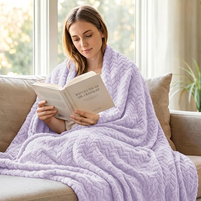 Exclusivo Mezcla Soft Fleece Bed Blanket Twin Size, 60”x80”, Lilac Purple | Cozy Fluffy Lightweight Blankets for Summer, Decorative Plush Flannel Throws for Living room, Bedroom with Leaves Pattern