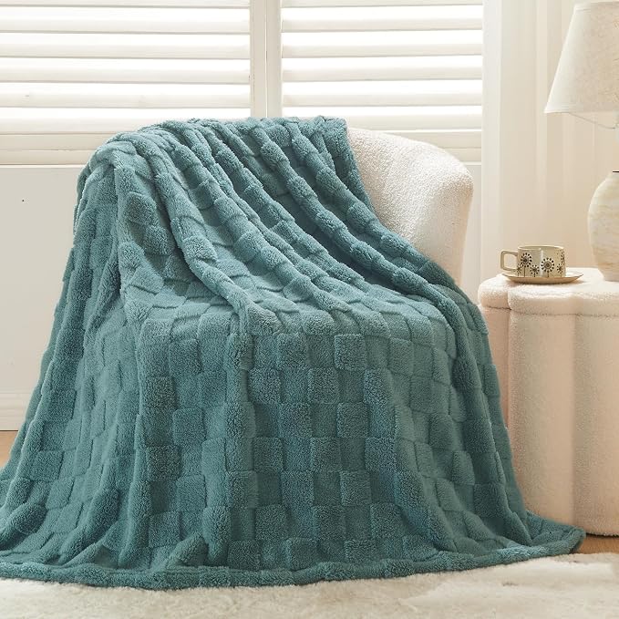 NEWCOSPLAY 3D Checkered Flannel Queen Blanket, Light Teal, 90"x90" | Super Soft Cute Lightweight Decorative Premium Silky Fleece Blanket for Couch Sofa Bed, Gift for Women Men, All Season Use