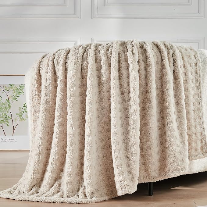 NEWCOSPLAY 3D Waffle Checkered Flannel Throw Blanket, Linen, 50"x70" | Super Soft Cute Lightweight Decorative Premium Silky Fleece Blanket for Couch Sofa Bed, Gift for Women Men, All Season Use