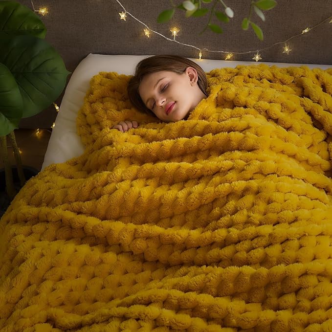 NEWCOSPLAY Fleece Clouds Cozy King Blanket for Couch, Yellow, 90"x110" | Premium Silky Flannel Blanket, Soft Lightweight Fluffy Throw Blanket for Bed Sofa Decor, Gift for All Season Use
