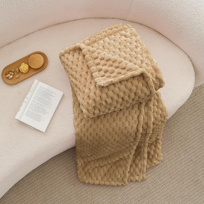 BEDELITE Camel Twin Blanket for Couch, Soft Cozy Gifts for Women, 60 * 80 | 3D Jacquard Decorative Fleece Blanket, Super Soft Plush Throws, Cute Birthday Gift for Women & Men, Suitable for All Seasons
