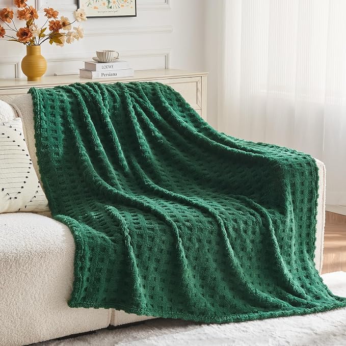 NEWCOSPLAY 3D Waffle Checkered Flannel Twin Blanket, Dark Green, 60"x80" | Super Soft Cute Lightweight Decorative Premium Silky Fleece Blanket for Couch Sofa Bed, Gift for Women Men, All Season Use