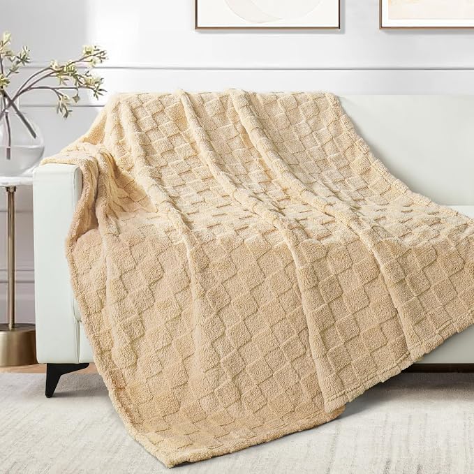 Exclusivo Mezcla 3D Checkered Fleece Throw Blanket for Couch, Camel | Super Soft and Cozy Fluffy Throw, Lightweight and Breathable, Cute Fuzzy Blanket for Sofa, Home Decor, All Season, 50"x60"