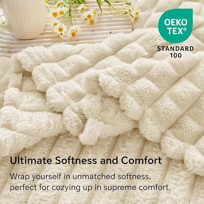 BEDELITE 3D Checked Beige Fleece Throw Blanket for Couch, 50x60 Inches | Soft Warm Fuzzy Fluffy Blanket for Bed Sofa, Lightweight Plush Cozy Blankets for Home Room Decor, Gift for Women, All Season