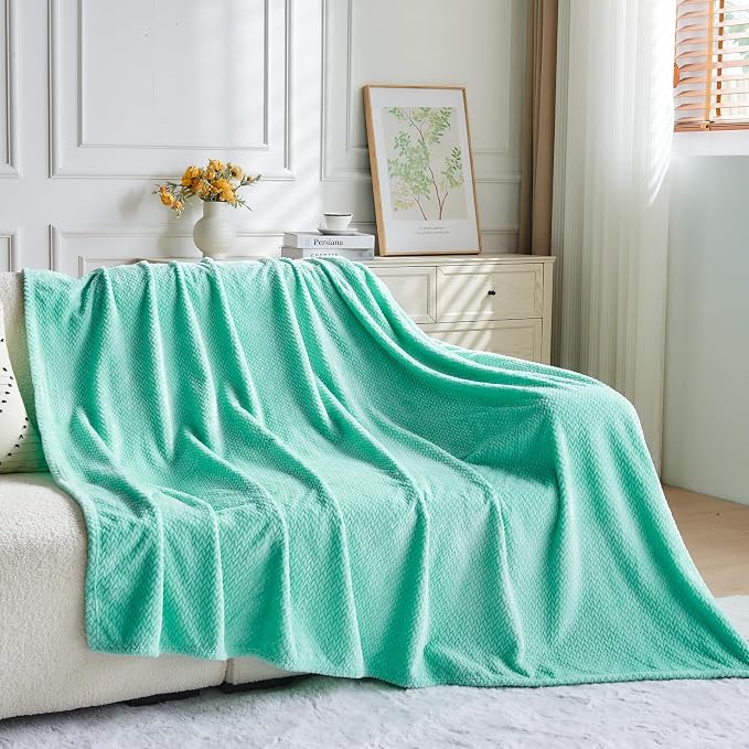 NEWCOSPLAY Fleece Leaves Pattern King Blanket, Aqua, 90"x110" | Super Soft Throw Blanket, Lightweight Cozy Bed Sofa Blanket, Premium Silky Flannel Fleece, Travel Blanket for All Season Use